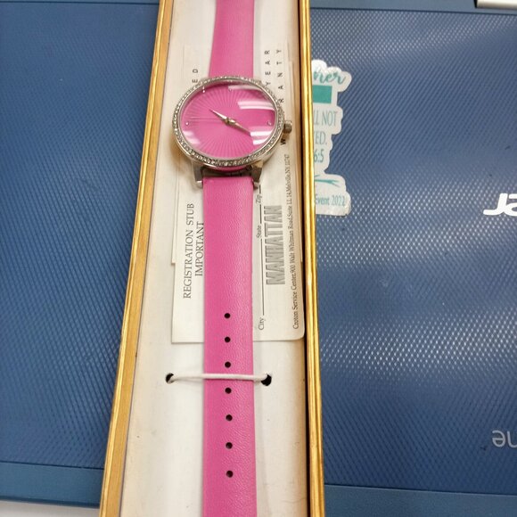Manhattan Ladies Watch - Picture 1 of 2